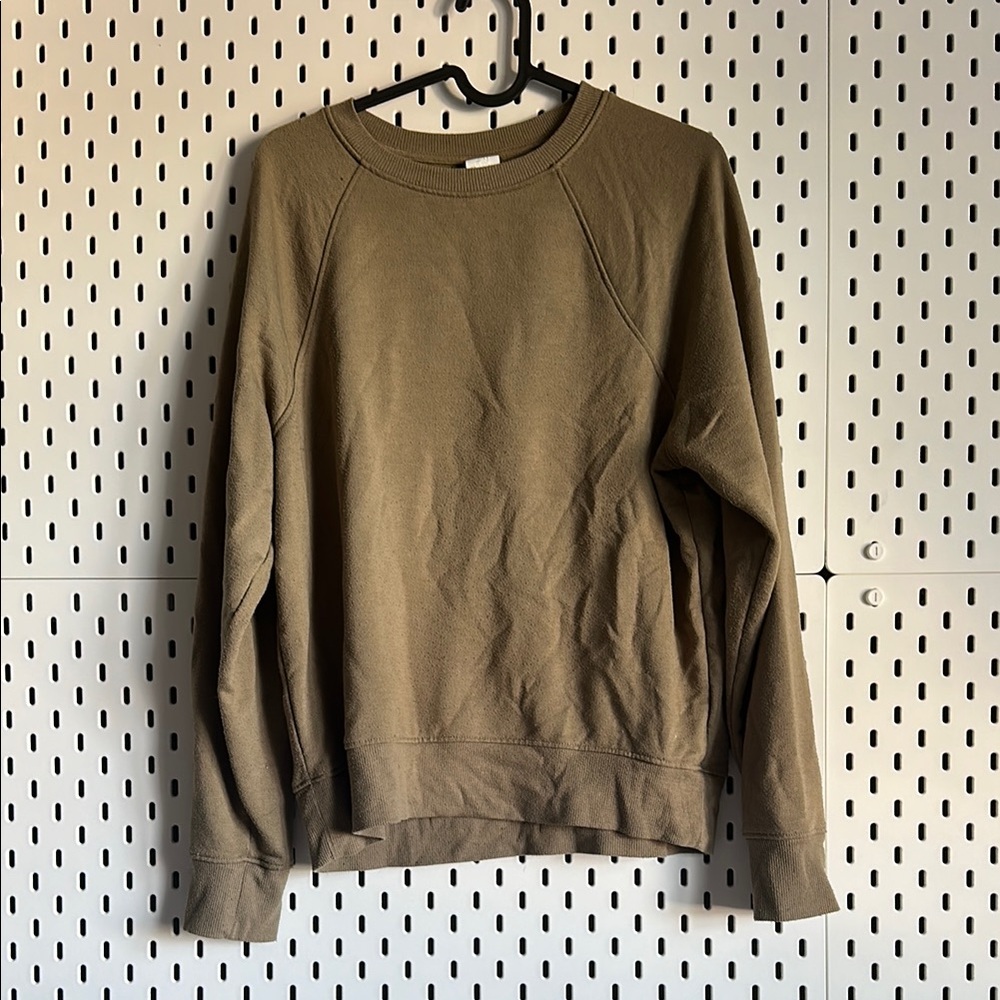 H&M Women's Olive Green Crewneck Sweater